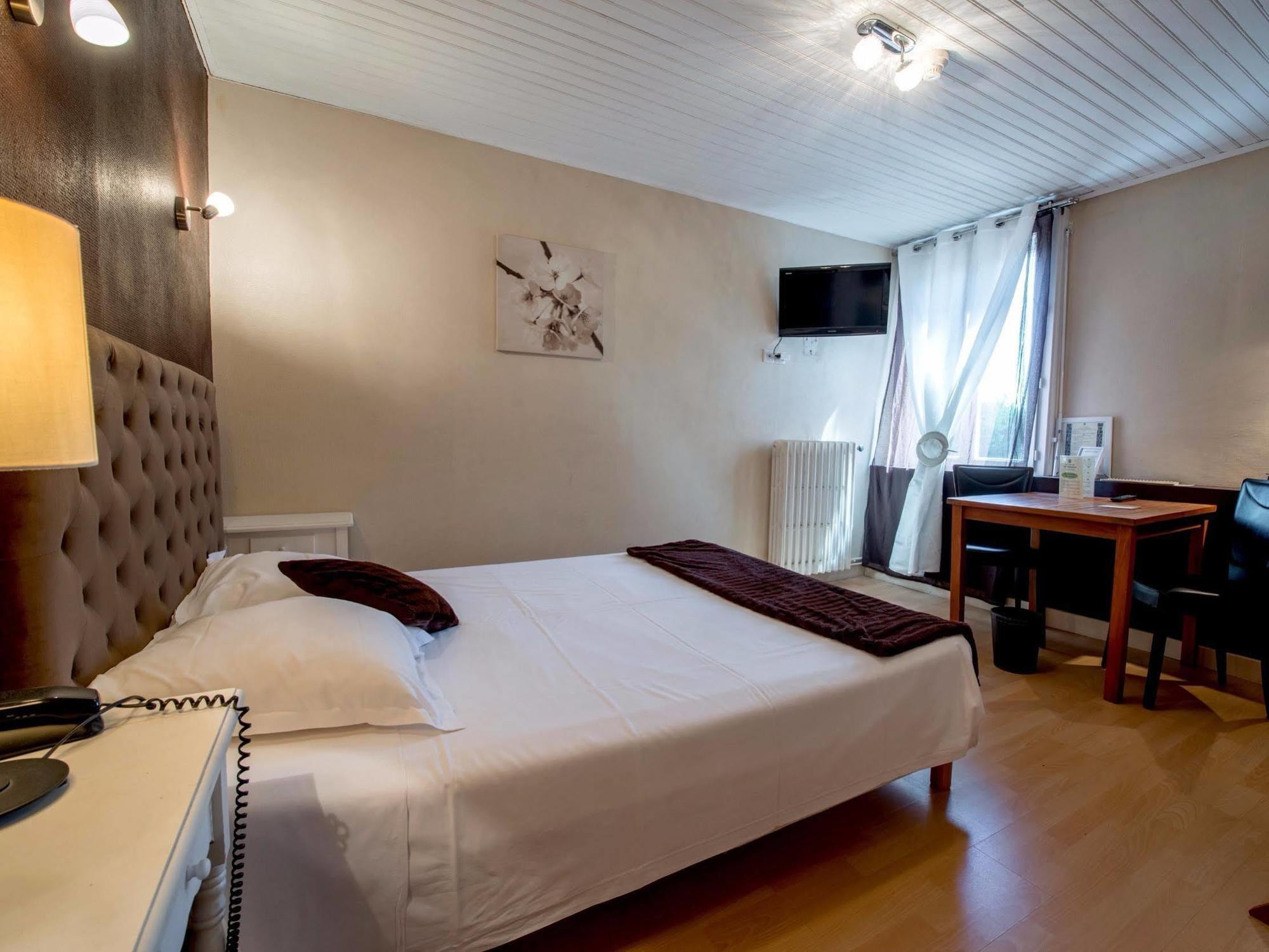 Logis Hôtel Les Voyageurs Tournon-dʼAgenais Extérieur photo