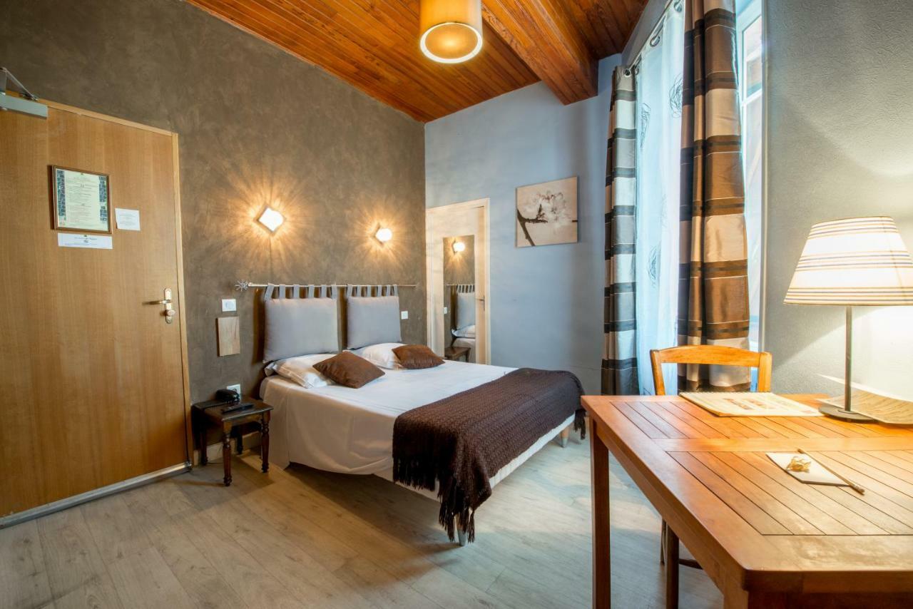 Logis Hôtel Les Voyageurs Tournon-dʼAgenais Extérieur photo